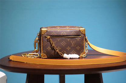 Franco Shops - Louis Vuittons  - 10151