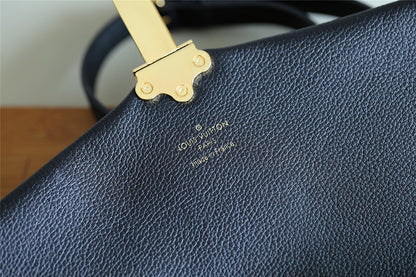 The Franco Shops - Louis Vuittons  - 7856