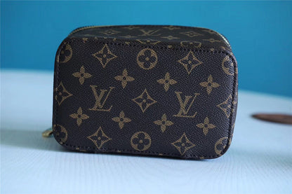 Franco Shops - Louis Vuittons  - 9204