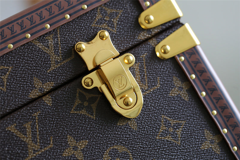 Franco Shops - Louis Vuittons  - 9521