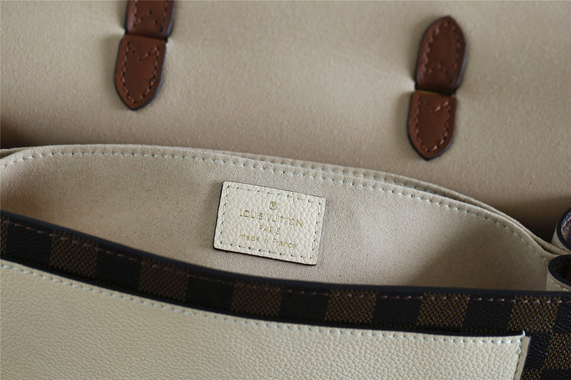 The Franco Shops - Louis Vuittons  - 7847