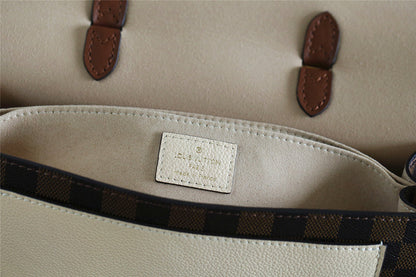 The Franco Shops - Louis Vuittons  - 7847
