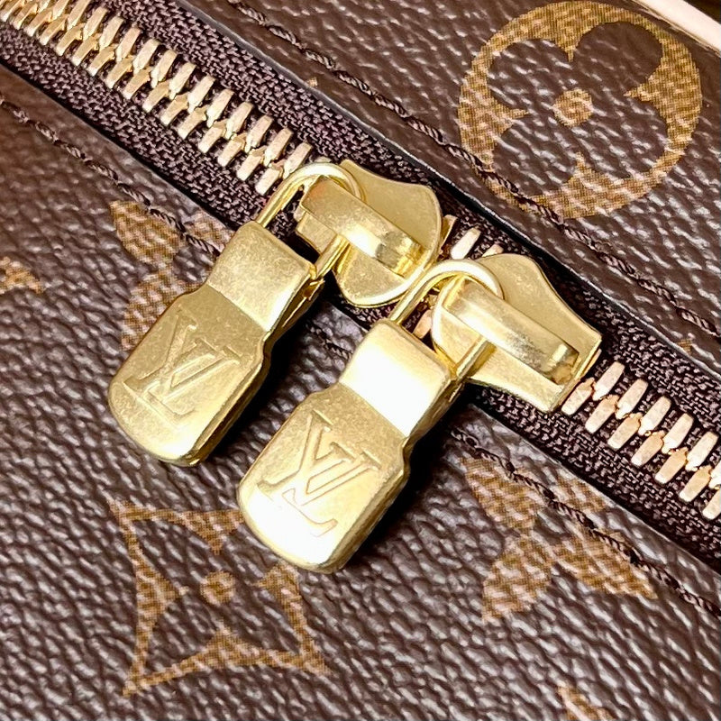 Franco Shops - Louis Vuittons  - 15732
