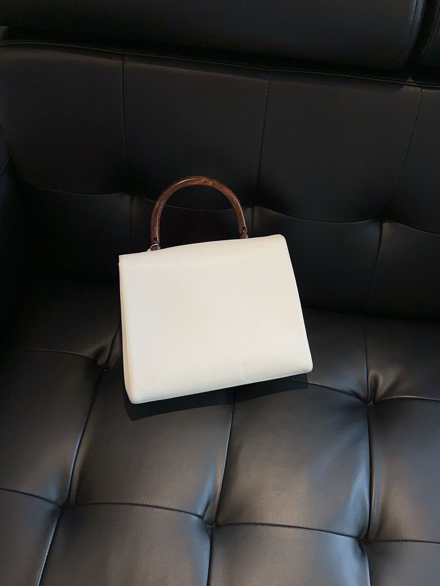 Vintage Chanel Kelly bag Caviar leather *.cm white