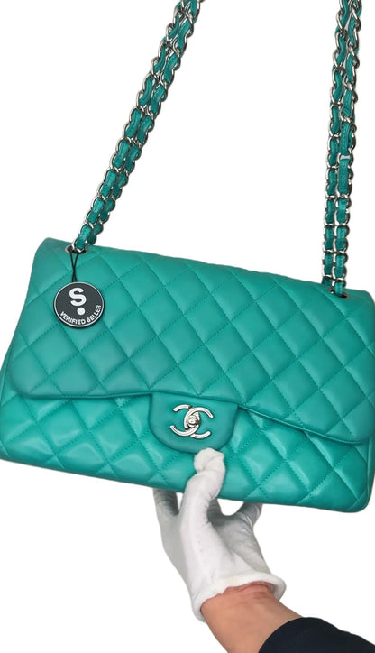 Chanel Timeless/Classique Handbag Leather Green Plain WD-