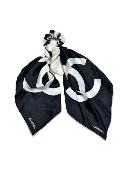 CC Logo Scrunchie White Black Chanel