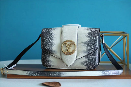 The Franco Shops - Louis Vuittons  - 7745