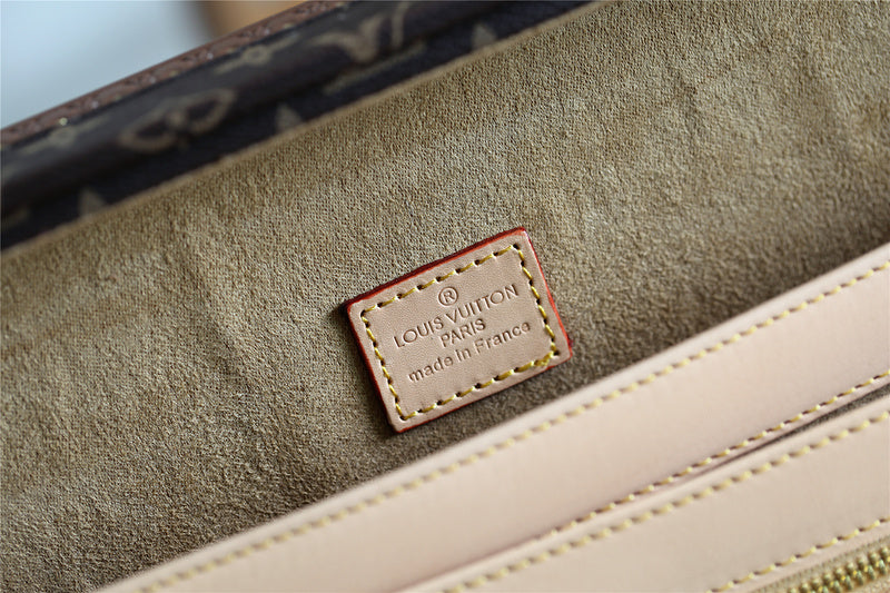Franco Shops - Louis Vuittons  - 9520
