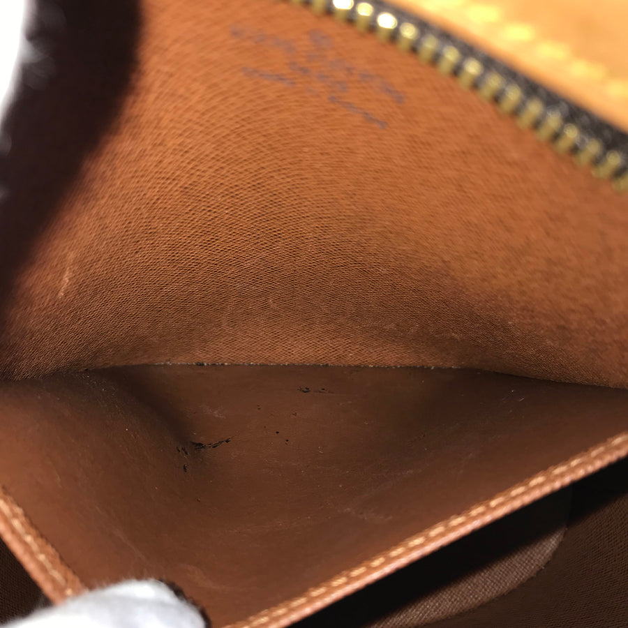 LOUIS VUITTON Shoulder Bag