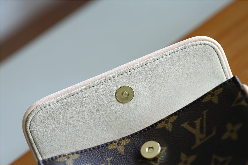 Franco Shops - Louis Vuittons  - 9260
