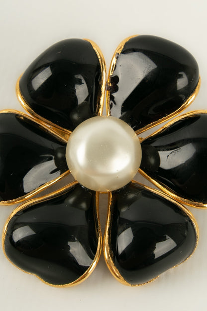 Broche cam√©lia Chanel Automne
