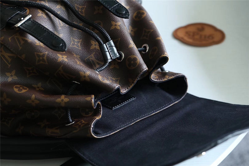 Franco Shops - Louis Vuittons  - 9680