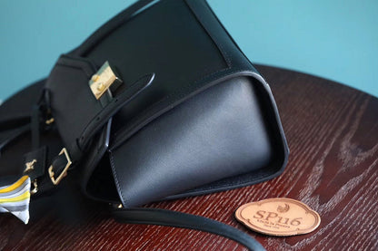 The Franco Shops - Louis Vuittons  - 7872