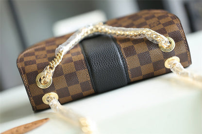 The Franco Shops - Louis Vuittons  - 7814