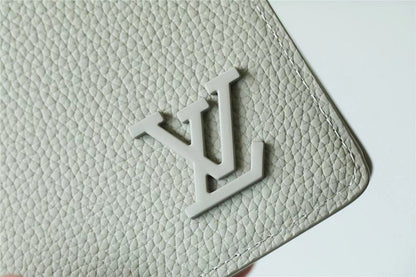 Franco Shops - Louis Vuittons  - 10555