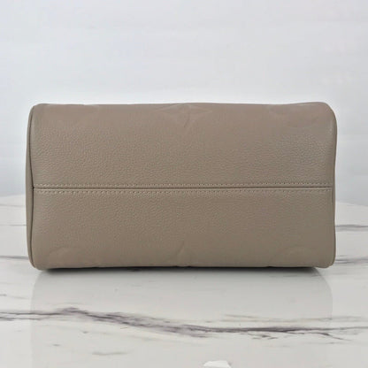The Franco Shops - Louis Vuittons  - 12091