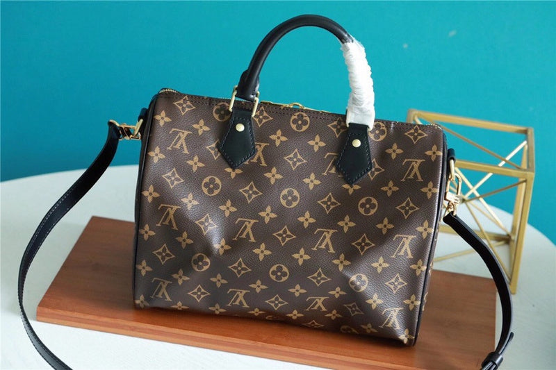 The Franco Shops - Louis Vuittons  - 7658