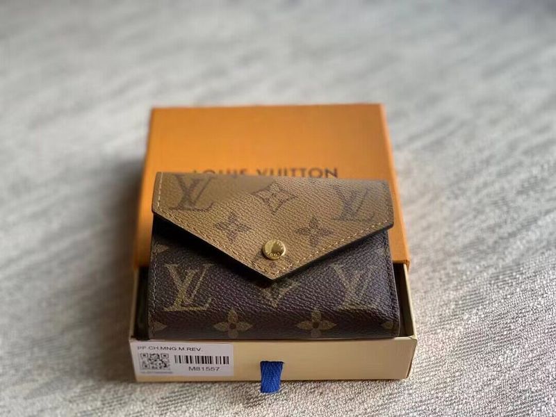 Franco Shops - Louis Vuittons  - 15765