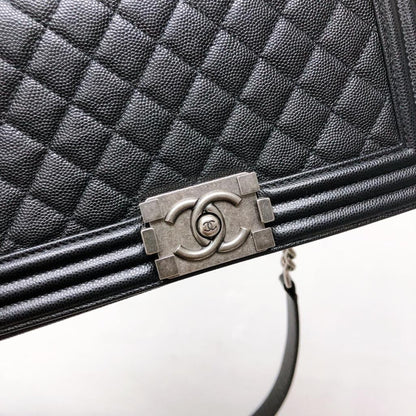 Le Boy Old Medium Caviar Black RHW