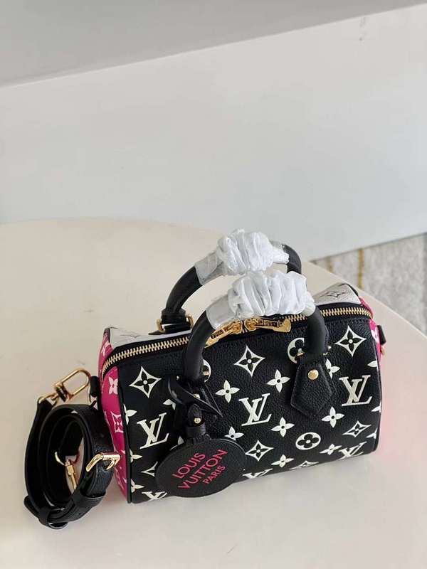 The Franco Shops - Louis Vuittons  - 12040