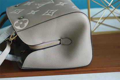 The Franco Shops - Louis Vuittons  - 7720