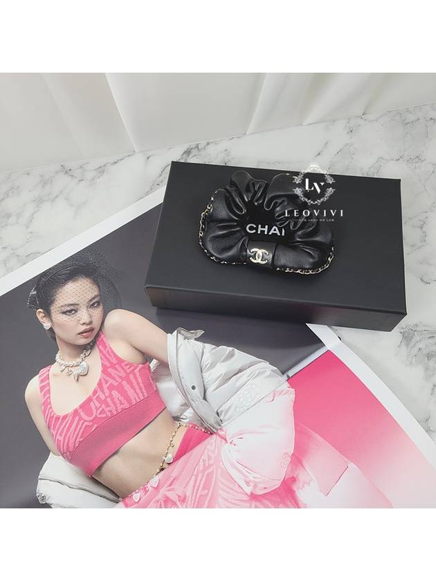 CC Logo Leather Scrunchie Black Chanel