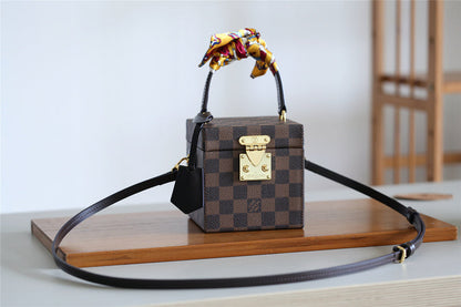 Franco Shops - Louis Vuittons  - 9344