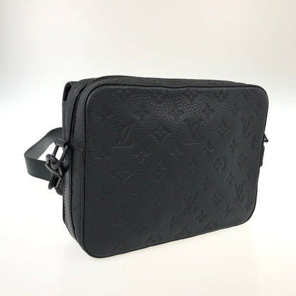 LOUIS VUITTON Shoulder Bag