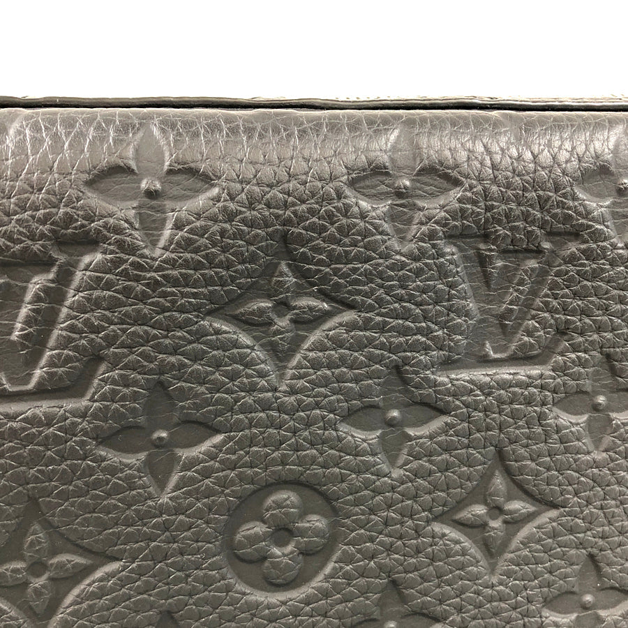 LOUIS VUITTON Shoulder Bag