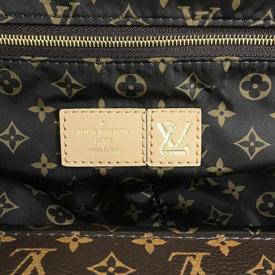 LOUIS VUITTON Tote Bag