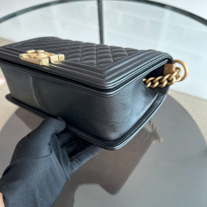 *Full Set, Caviar, Like New, Receipt* Boy Caviar Old Medium 25cm Quilted Leboy Black GHW No 25