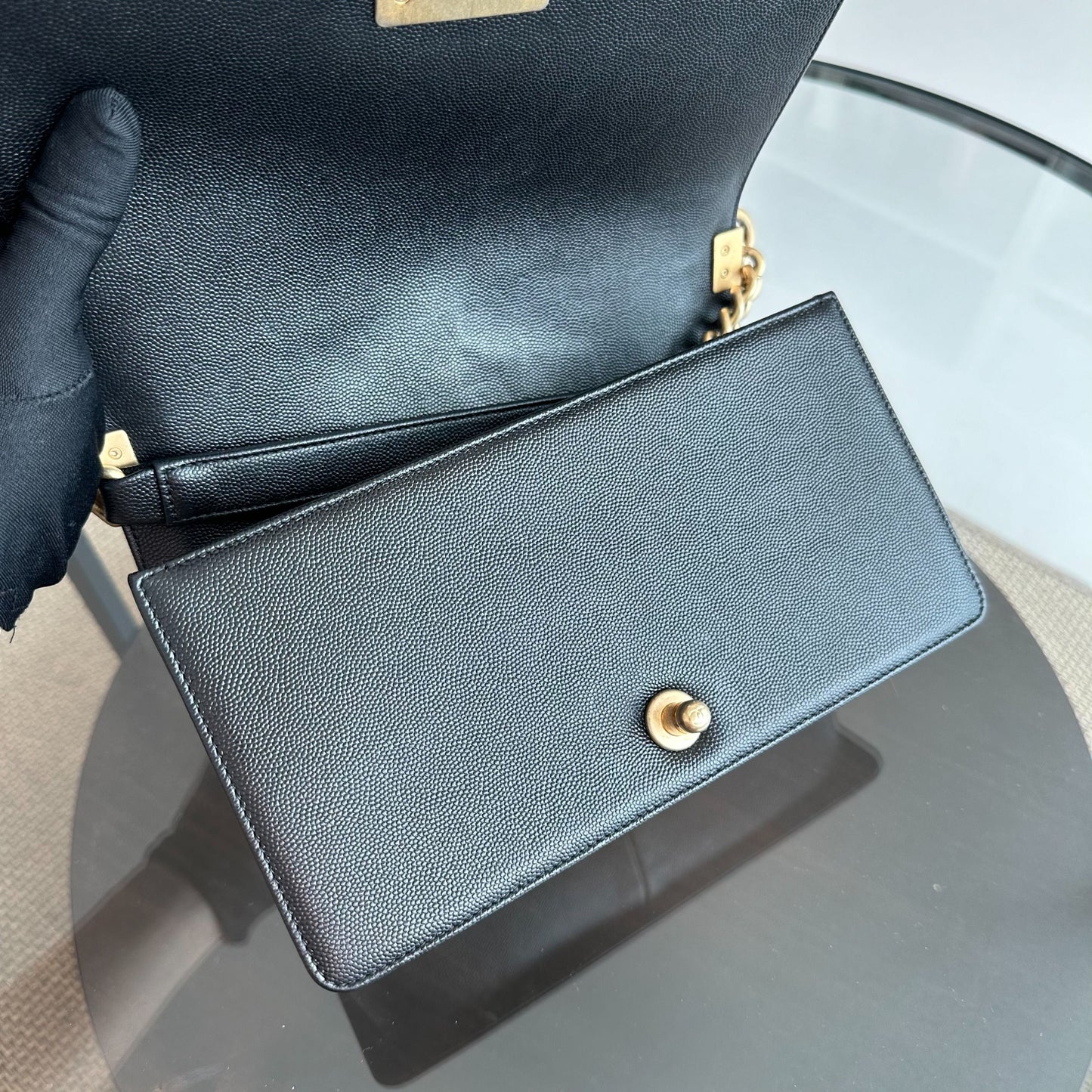 *Full Set, Caviar, Like New, Receipt* Boy Caviar Old Medium 25cm Quilted Leboy Black GHW No 25