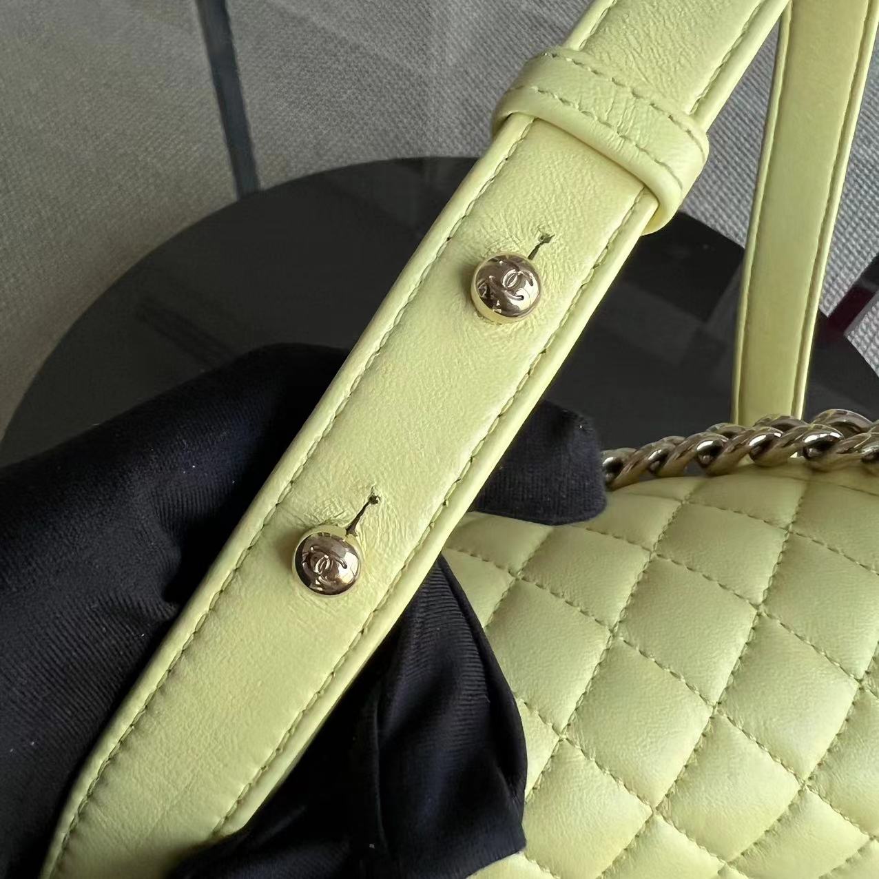 *Full Set Receipt* Boy Old Medium 25CM Quilted Calfskin Yellow Golden Hardware Series 22
