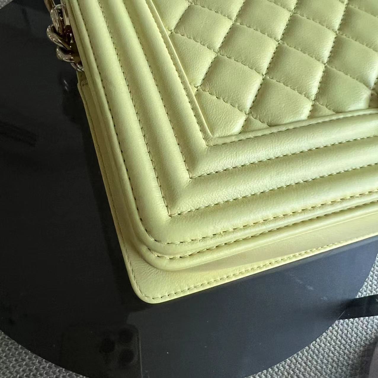 *Full Set Receipt* Boy Old Medium 25CM Quilted Calfskin Yellow Golden Hardware Series 22