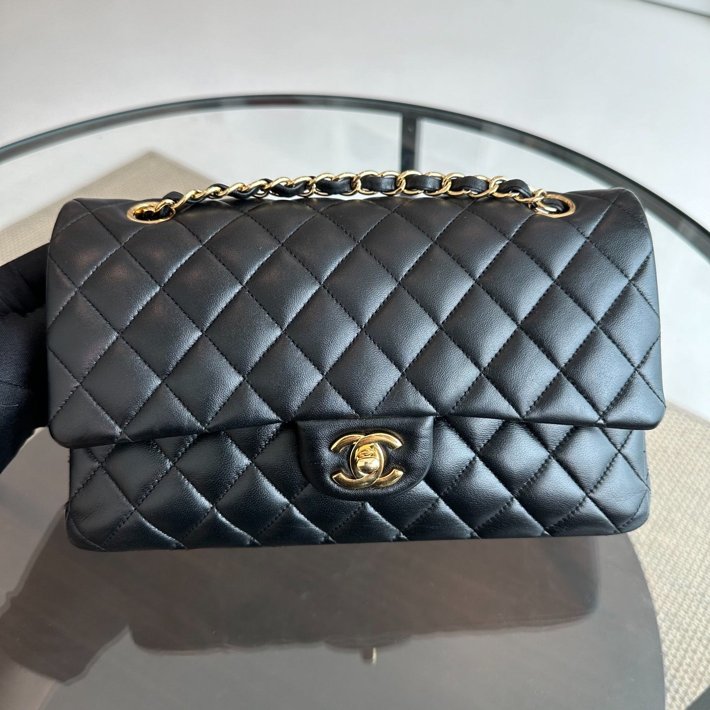 *Full Set, Receipt, No 28* Medium 25CM Lambskin Black GHW No 28