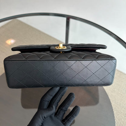 *Full Set, Receipt, No 28* Medium 25CM Lambskin Black GHW No 28