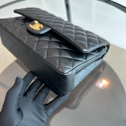 *Full Set, Receipt, No 28* Medium 25CM Lambskin Black GHW No 28