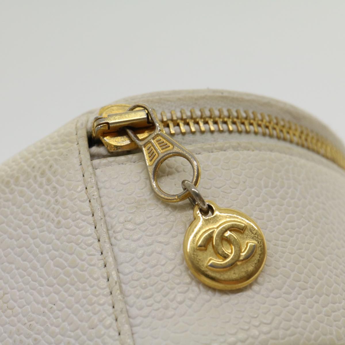 CHANEL Accessory Case Caviar Skin White CC   am2700gA