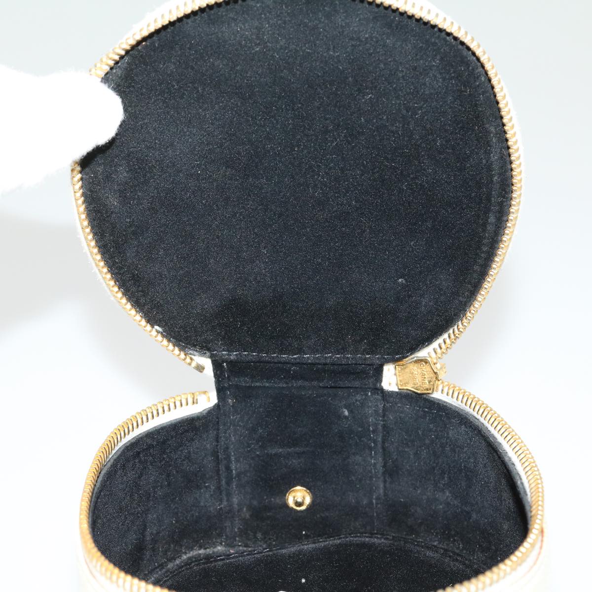 CHANEL Accessory Case Caviar Skin White CC   am2700gA