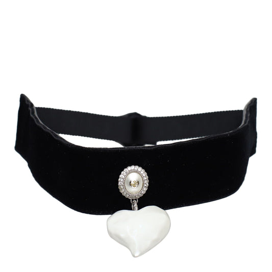 Gucci Heart Velvet Choker