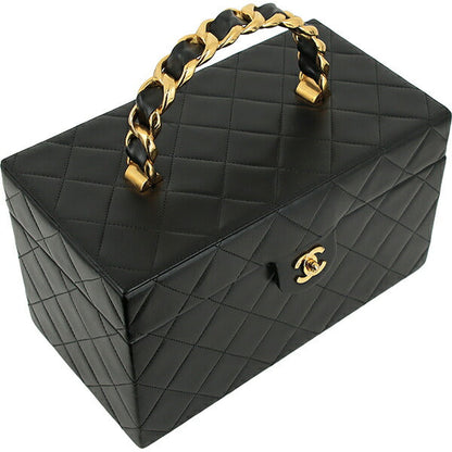 Chanel Vintage Matelasse Vanity Case Leather Handbag in Excellent condition
