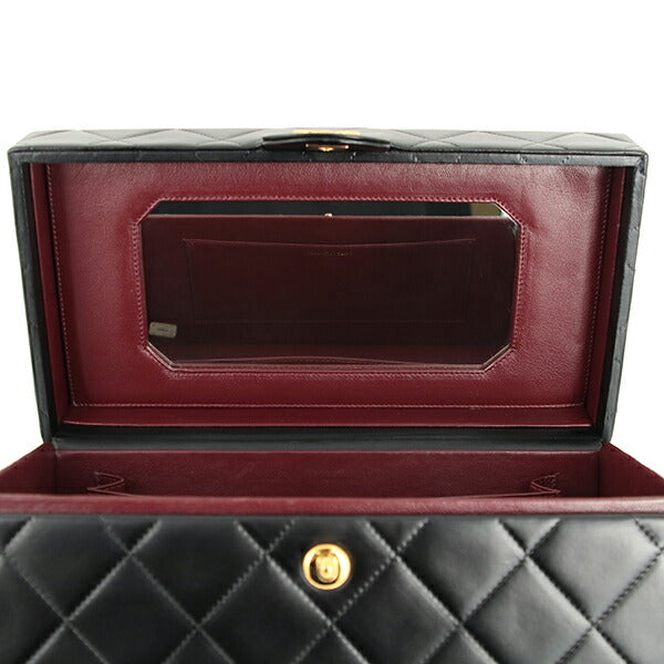 Chanel Vintage Matelasse Vanity Case Leather Handbag in Excellent condition