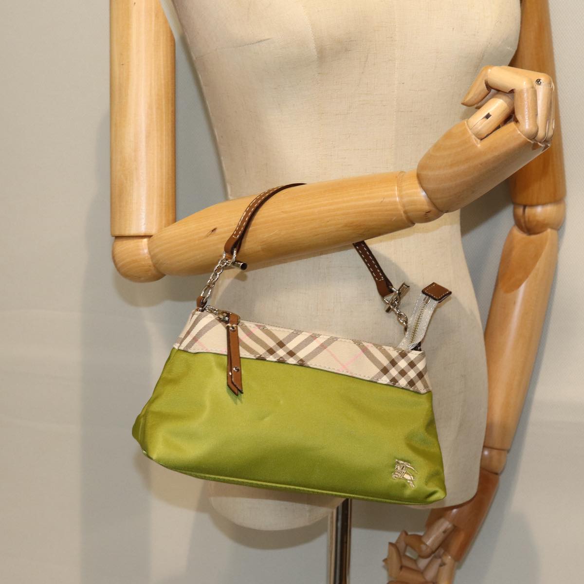 Burberry Nova Check Accessory Pouch Nylon Beige Green Auth hk1323