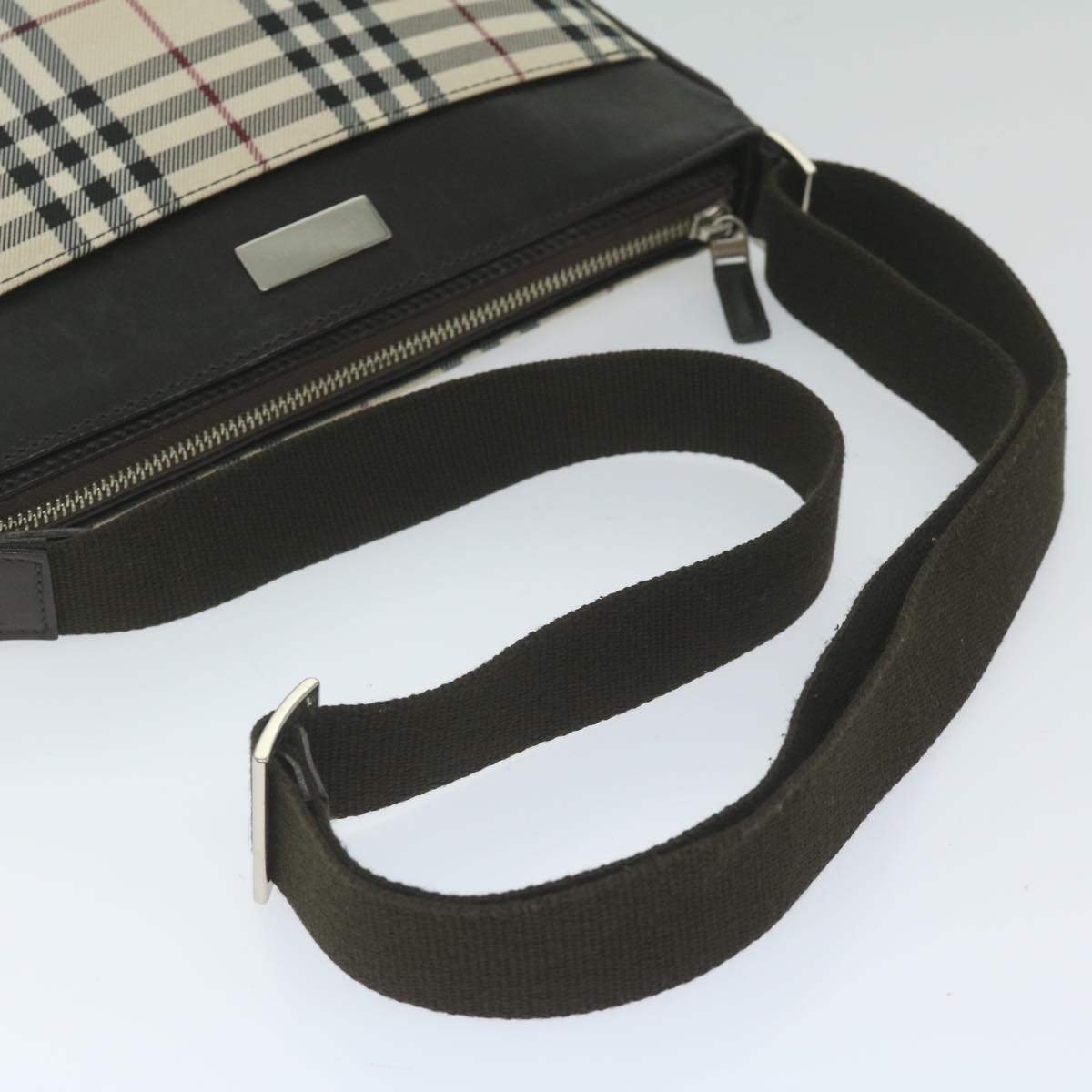 Burberry Nova Check Shoulder Bag Nylon Beige Auth hk954