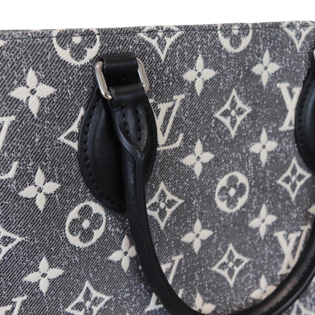 Louis-Vuitton OntheGO MM Denim