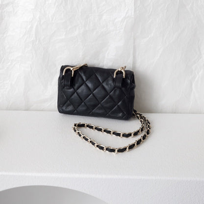 Chanel vintage quilted sheepskin CC belt bag+chain