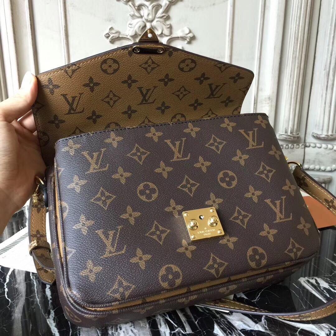 Louis Vuitton Pochette Metis Bag