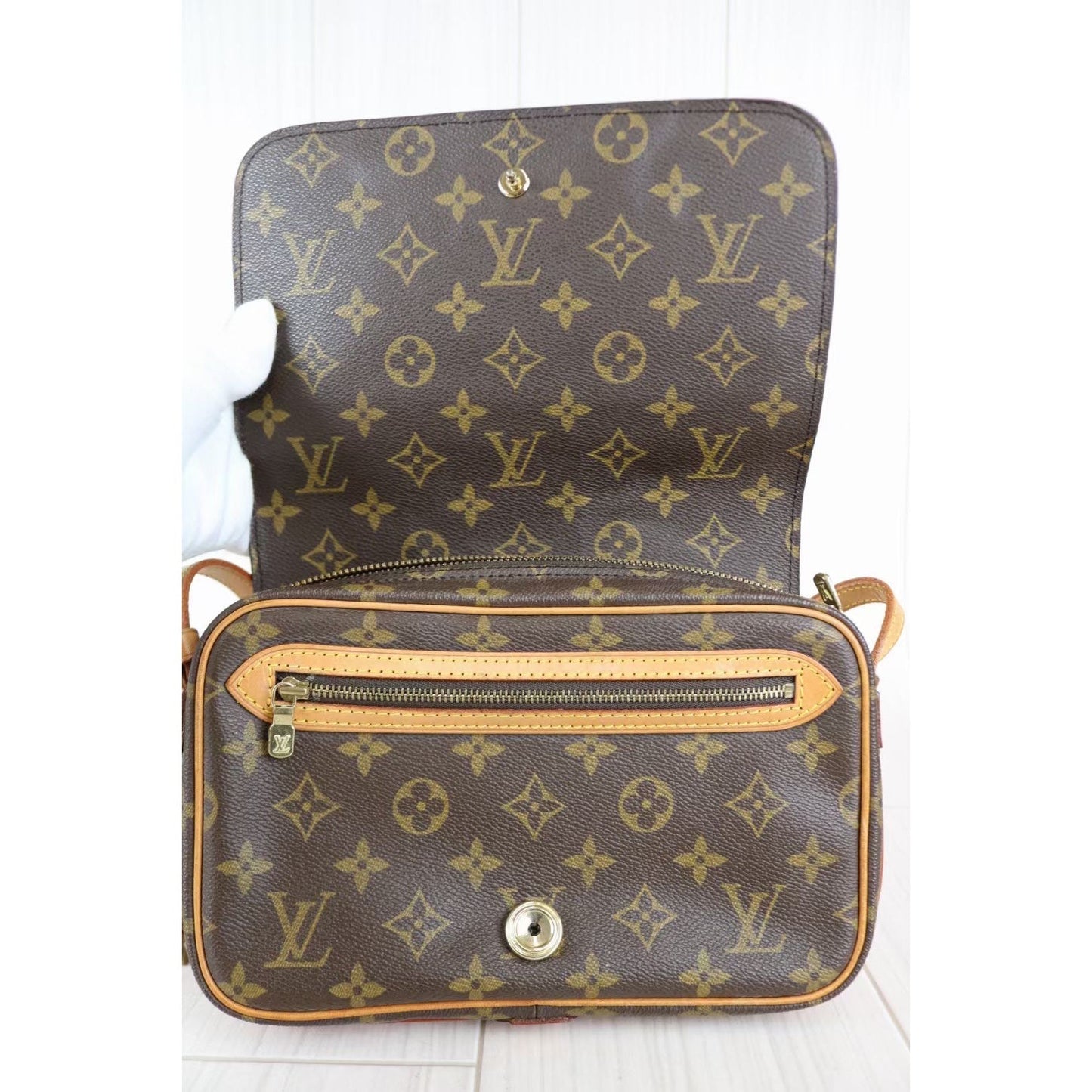 Rank AB ｜ LV Monogram Shoulder Bag ｜053104