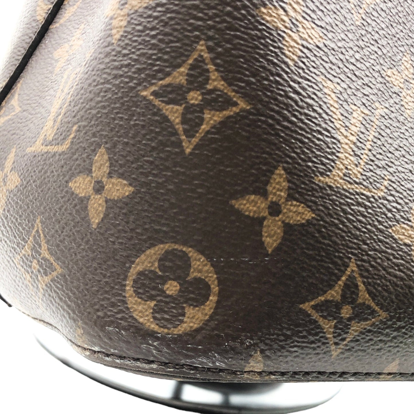 Handbag Luxury Designer By Louis Vuitton  Size: Medium