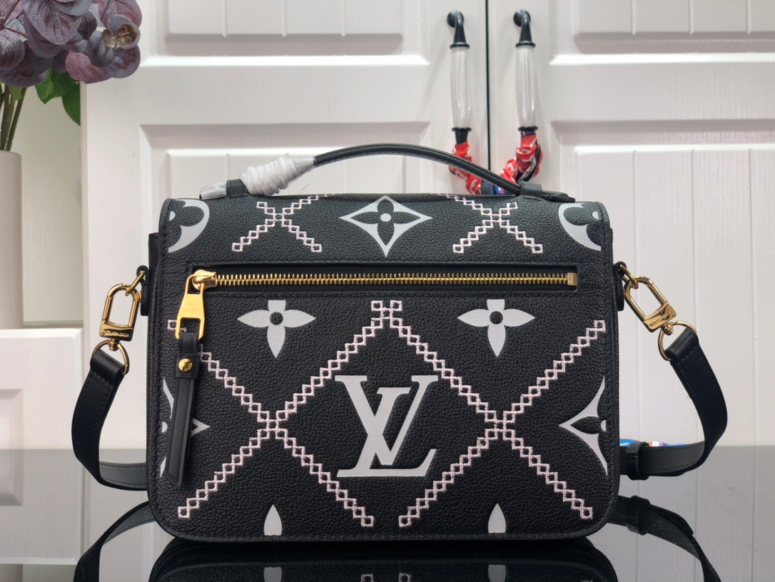 Louis Vuitton Pochette Metis Bag